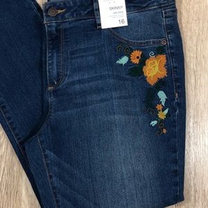 Sonoma Embroidered Skinny Jeans